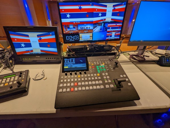 Console PTZ Panasonic pour controle de deux caméras